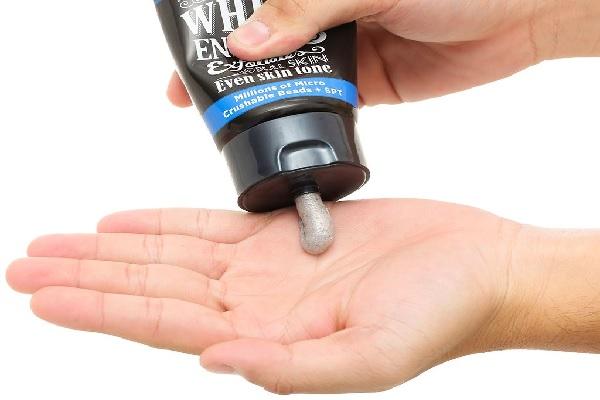 Sữa rửa mặt có hạt Men's Bioré