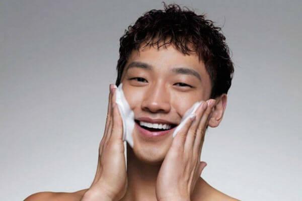 Sữa rửa mặt Innisfree Shaving & Cleansing công dụng 2 trong 1