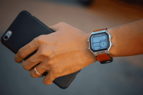 top-3-mau-dong-ho-co-dien-ban-chay-nhat-tam-trung-cho-nam-gioi