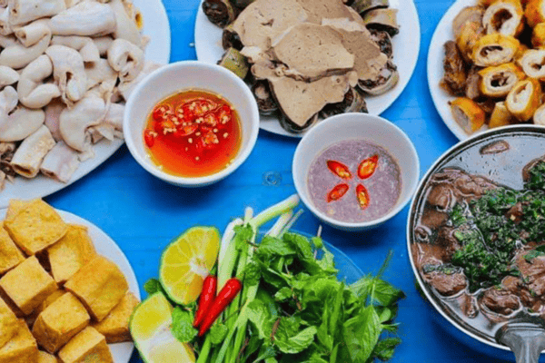 Quán cháo lòng Hợp Lý - nhiều món ăn từ lòng lợn