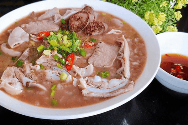 Cháo lòng 44 Ngô Thị Sĩ - bát cháo lòng thơm ngon