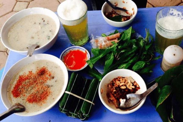 Cháo lòng Trần Khát Chân - đĩa lòng tươi ngon