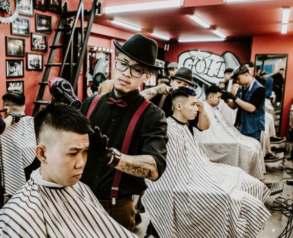 Thợ cắt tóc tại Liem Barber Shop