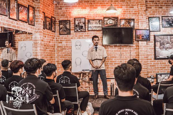 Lớp học đào tạo tại 4RAU Barber Shop