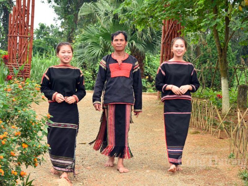 Trang phục truyền thống của người Ê Đê
