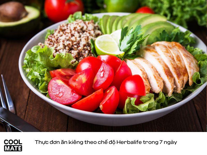 Bữa trưa bạn có thể tùy chọn món ăn nhưng cần chú ý hạn chế tinh bột và chất béo bão hòa