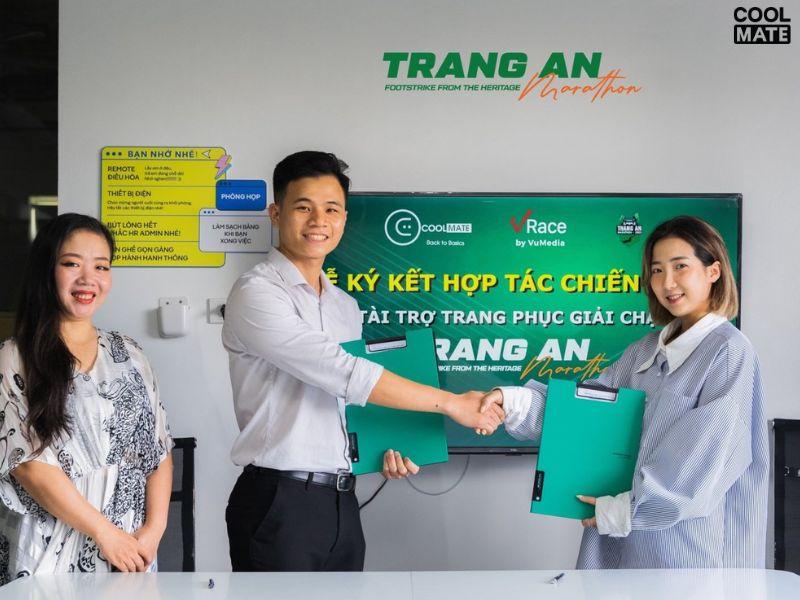 Đại diện Coolmate ký kết hợp tác tài trợ trang phục cho Trang An Marathon 2023