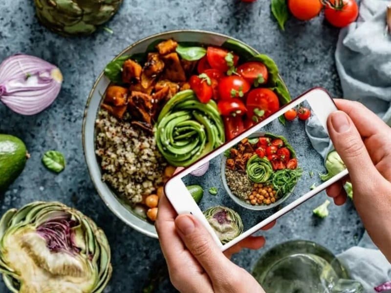 Định nghĩa Food boy trên Facebook là chàng trai thường xuyên đăng tải hình ảnh đồ ăn