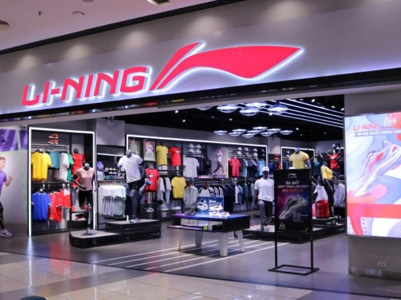 Điểm Danh 15+ Địa Điểm Mua Áo Khoác Thể Thao Nam Đẹp Và Uy Tín