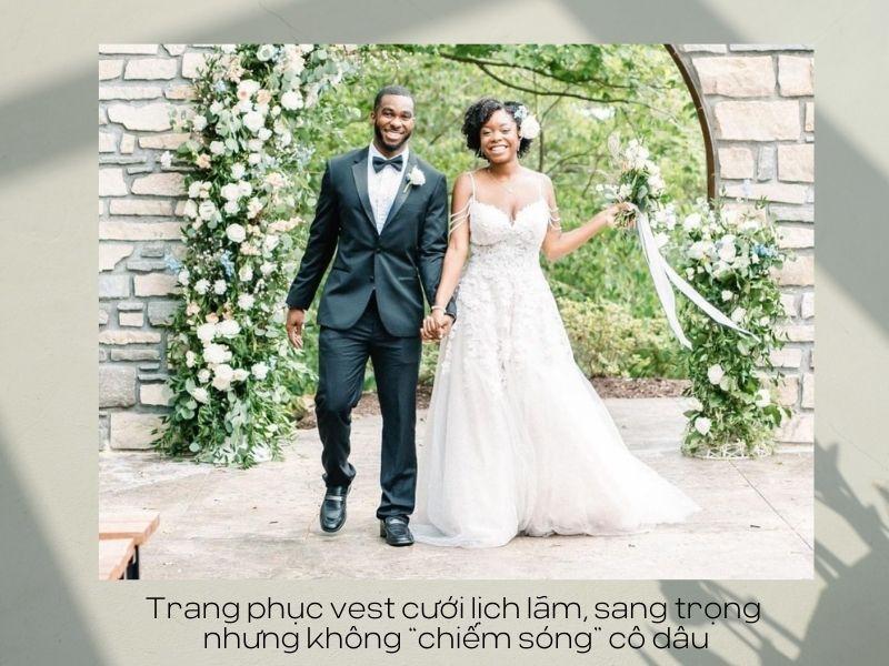 Trang phục vest cưới lịch lãm, sang trọng nhưng không “chiếm sóng” cô dâu