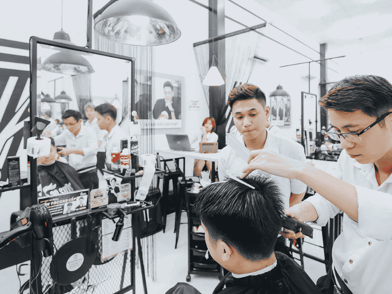 Tiệm cắt tóc nam 30Shine