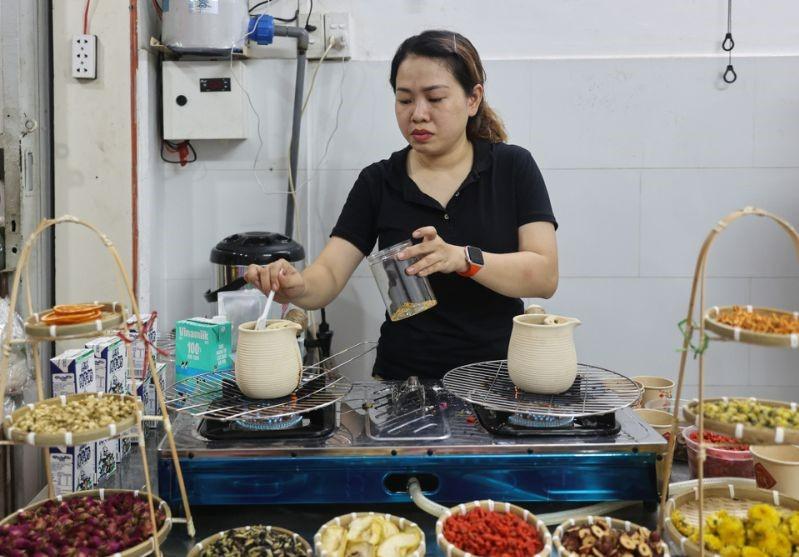 Đây là một trong những quán trà sữa đất nung Sài Gòn đầu tiên