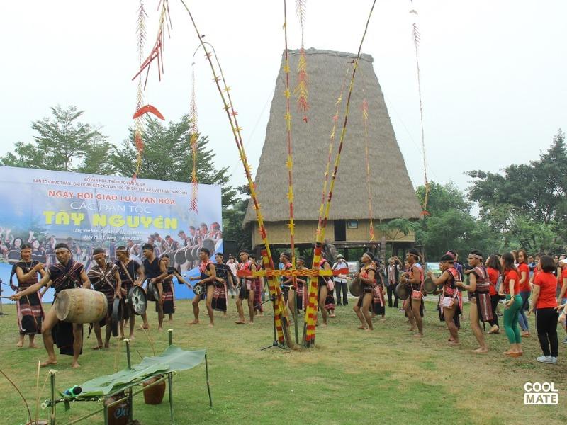 Trang phục truyền thống của dân tộc Bana