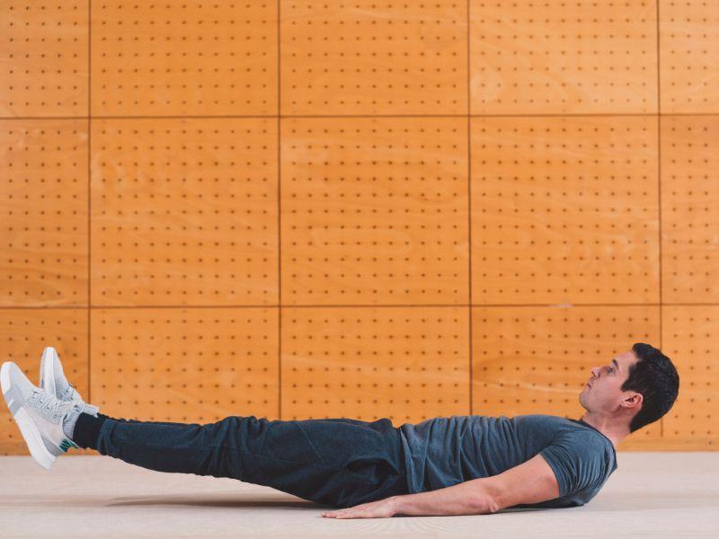 Side Leg Raises phù hợp với những ai muốn duy trì sức khỏe cơ bắp phần thân dưới