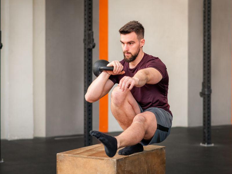 Pistol squat là một biến thể của squat
