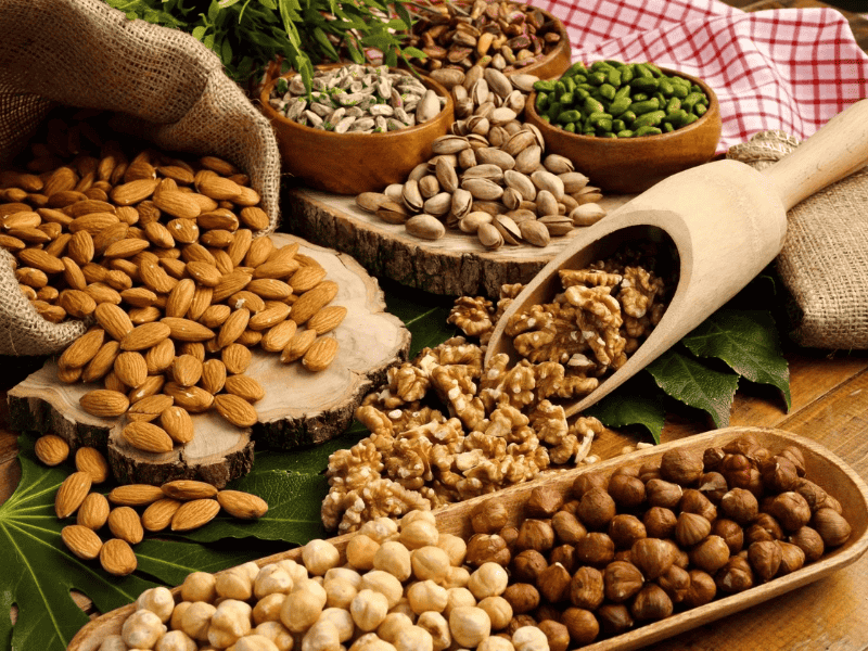 Carbohydrate nên chiếm khoảng 45-65% tổng năng lượng trong chế độ ăn uống