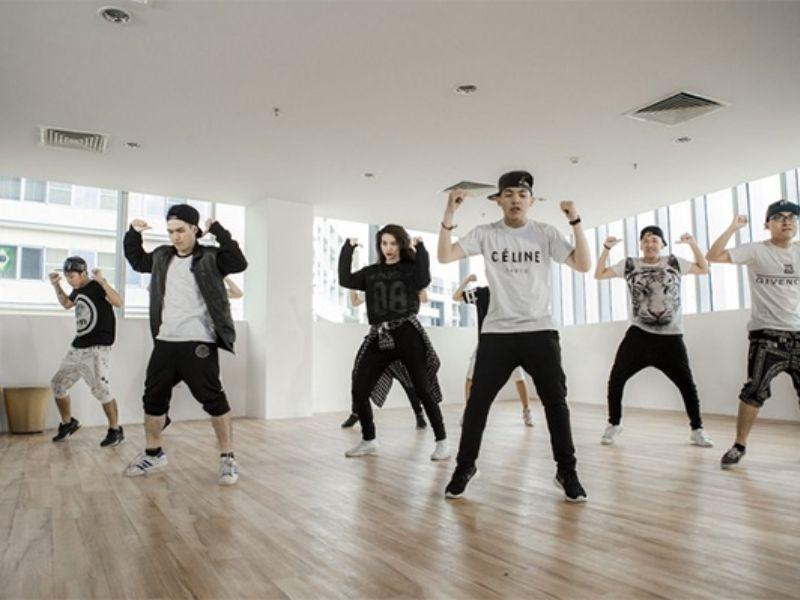 Flypro Corp là một trung tâm dạy nhảy Kpop lâu đời và uy tín tại TP.HCM
