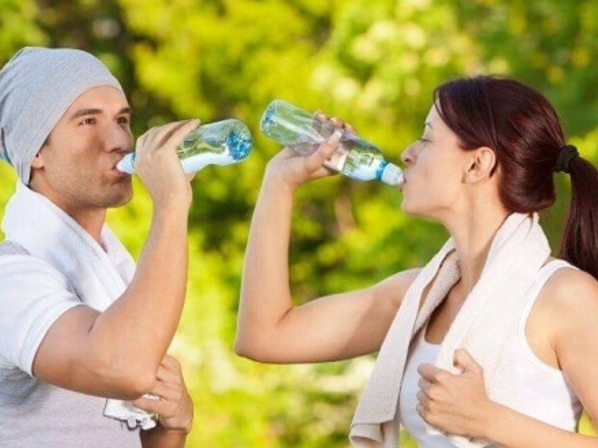 Nên bổ sung đủ nước cho cơ thể khi tập luyện