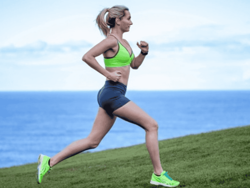 Việc chạy bộ 5km thường xuyên sẽ giúp bạn tăng cường sức bền của bản thân 