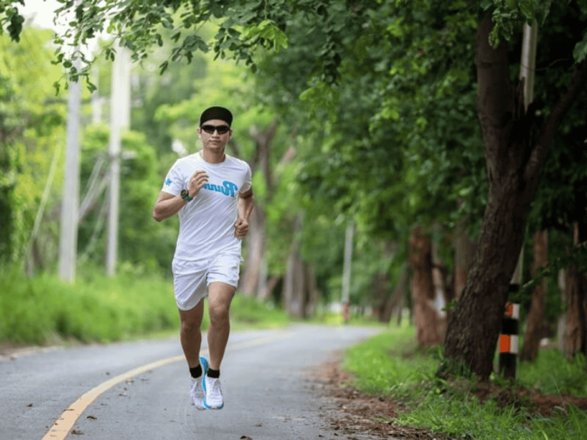 Chỉ nên tập chạy ở công viên hoặc những khu vực an toàn 