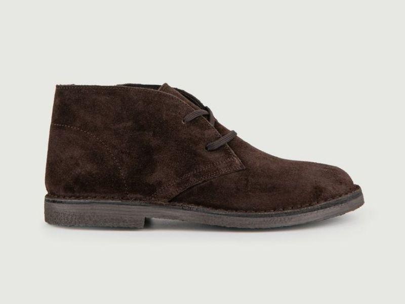 Desert boots nhẹ nhàng, phù hợp đời thường