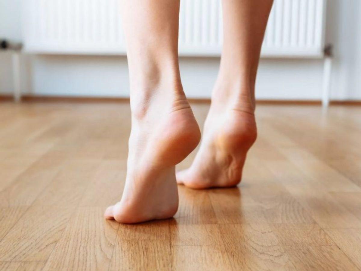 Đi bằng ngón chân và gót chân