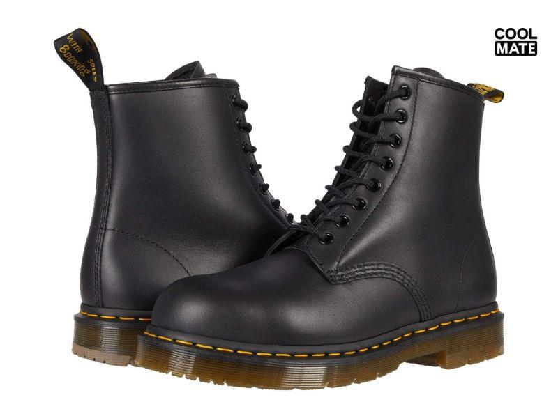 Giày work boots của Dr Martens
