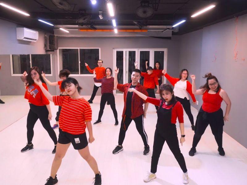 Việt Thương music school đã có hơn 20 năm kinh nghiệm đào tạo nhảy hiện đại