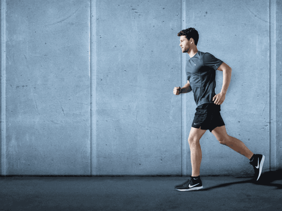Tư thế chạy đúng là yếu tố quan trọng để phòng tránh cơn đau ở hông và bụng