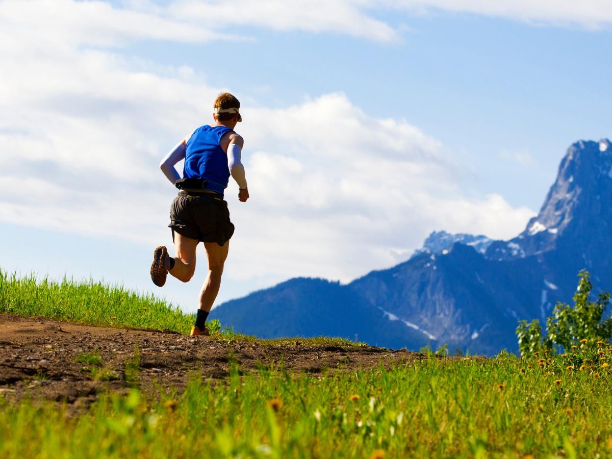 Quan sát cơ thể khi chạy tempo run