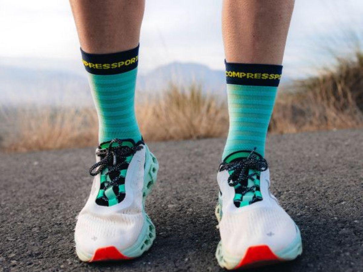 Tất chạy bộ 70n Running High Sock