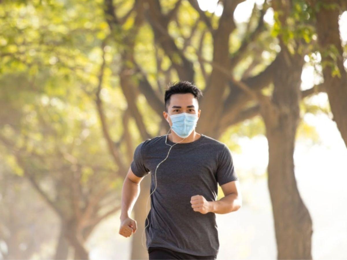 Vừa chạy bộ vừa nghe nhạc có thể gây nguy cơ tai nạn