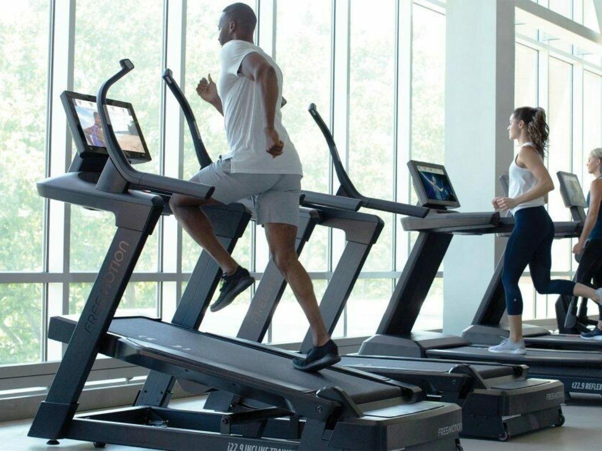 Bài tập với máy chạy bộ leo núi thích hợp với người thích vận động