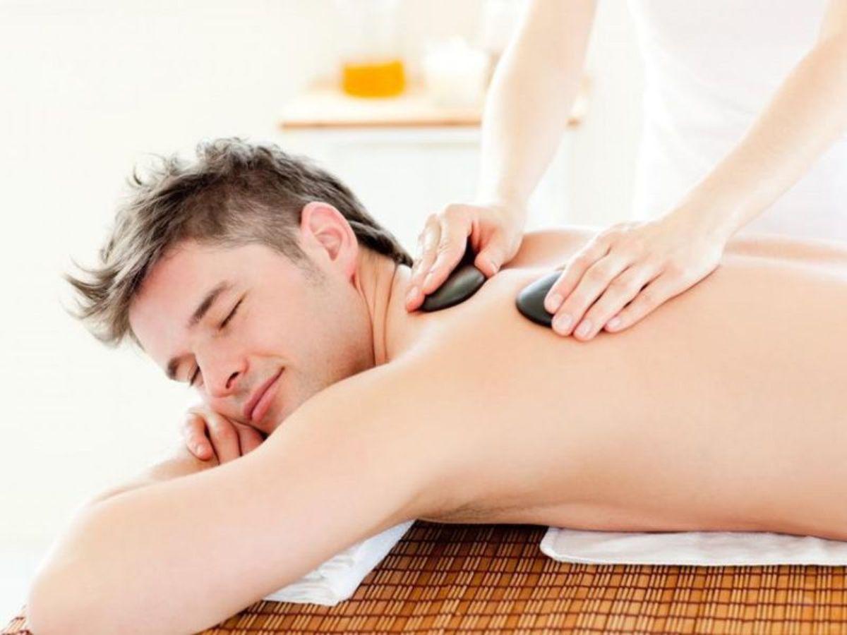 Massage giúp cơ thể cảm thấy thoải mái, giảm nguy cơ đau nhức các nhóm cơ