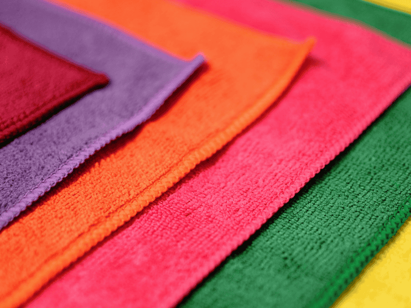 Microfiber tiếp tục trở nên phổ biến ở Châu Á và Châu Âu trong suốt những năm 1990
