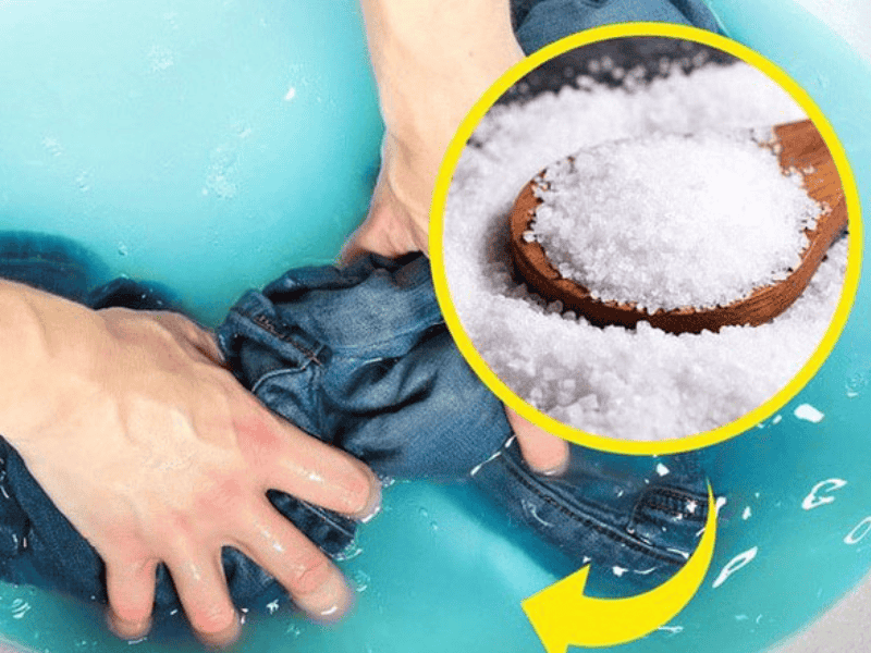 Muối cũng là cách giữ quần jeans bền màu đơn giản