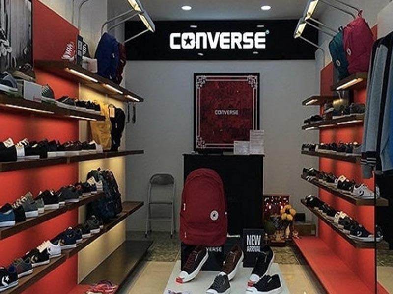 cach-nhan-biet-giay-converse-that-gia-chuan-nhat