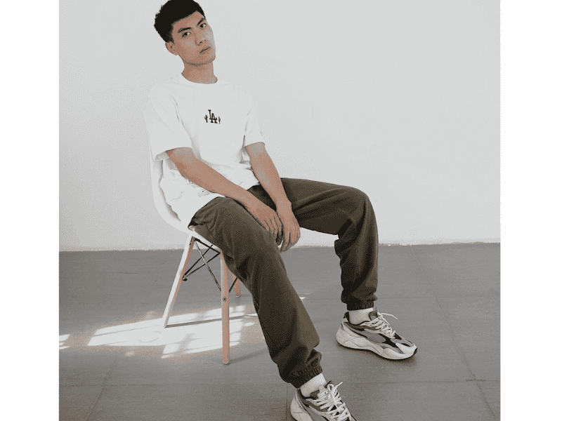 cach-phoi-quan-jogger-nam-kaki-1065