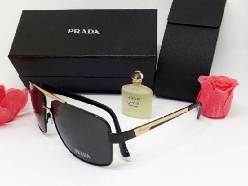 Kính mắt Prada