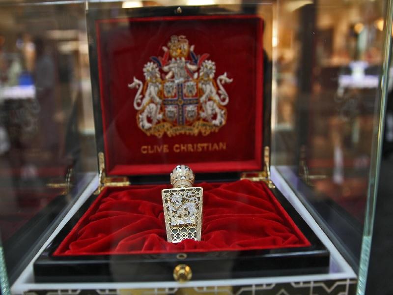 No 1 Passant Guardant cực cuốn hút