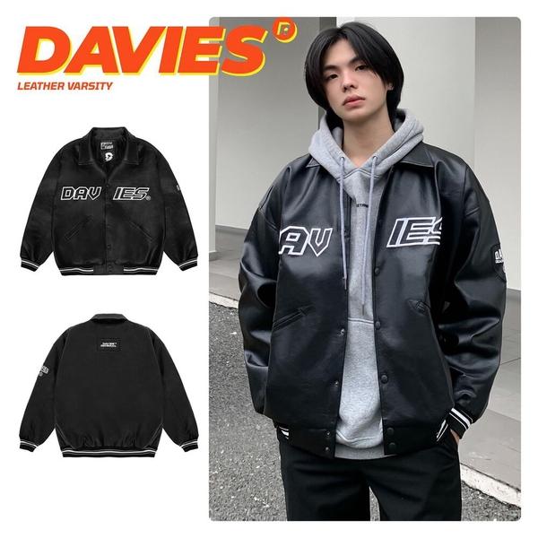Áo khoác varsity kết hợp với áo hoodie