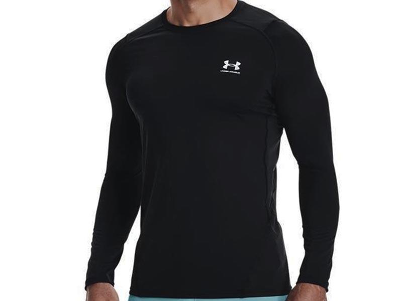 Áo chạy bộ Under Armour Qualifier có chất liệu co giãn tốt