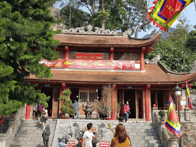 Nguyên tắc khi bước vào cổng chùa 