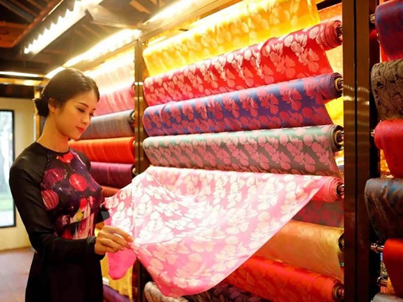 Vải may áo dài tặng cô giáo ngày 8/3