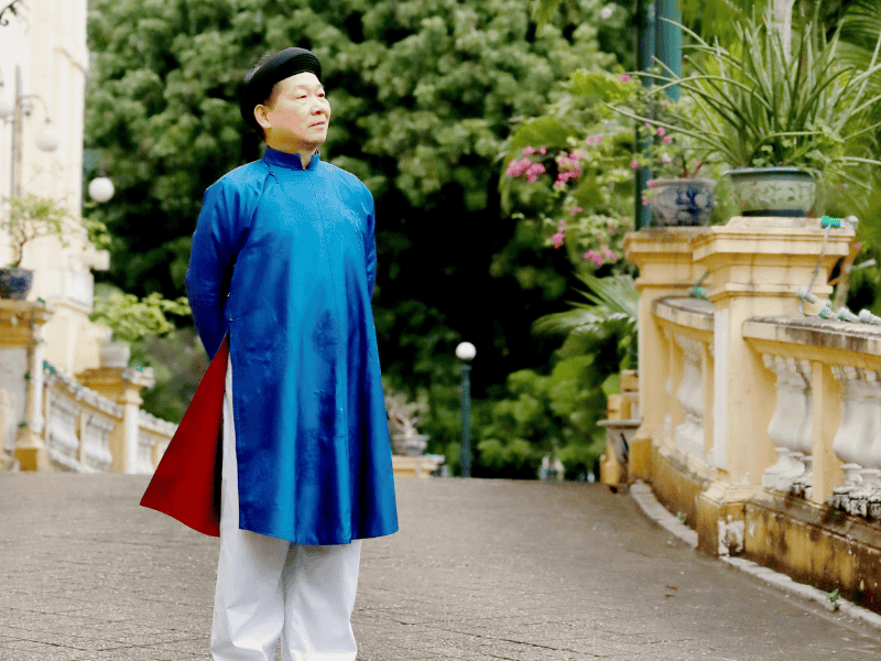 Nhà may thuê áo dài nam nổi tiếng TPHCM - áo dài Vigo 