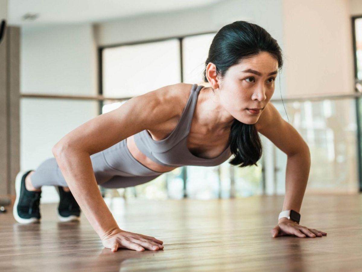 Chống đẩy kim cương (Diamond Push-up)