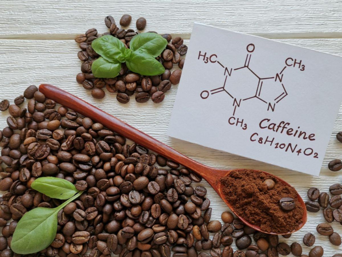 Caffeine và rượu cũng có thể tác động tiêu cực đến sự phát triển của vòng 1