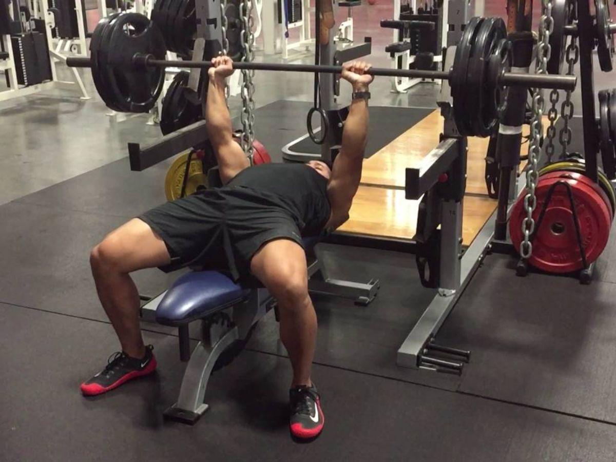 Dumbbell Dead Stop Press