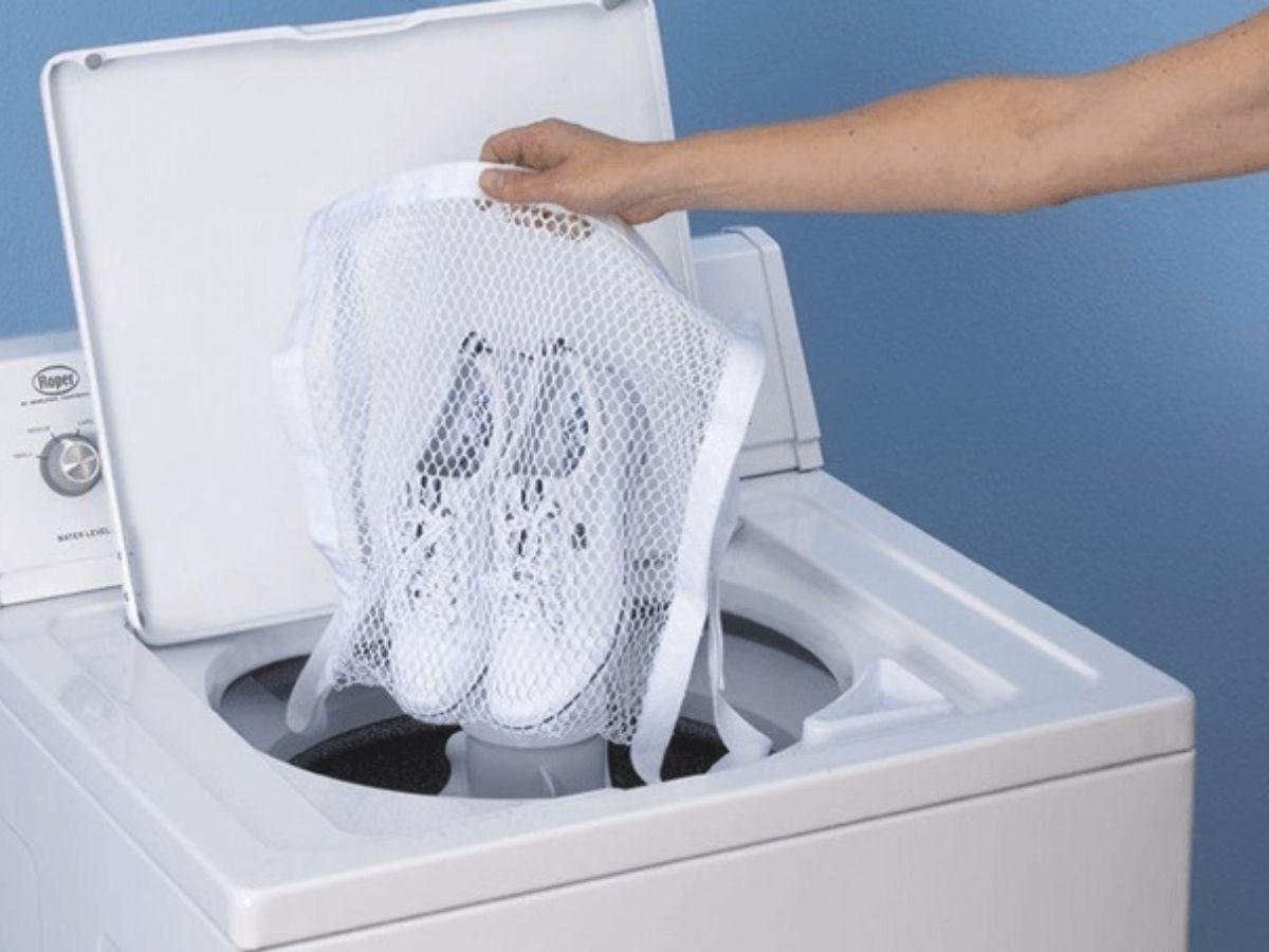 Làm sạch giày bằng máy giặt