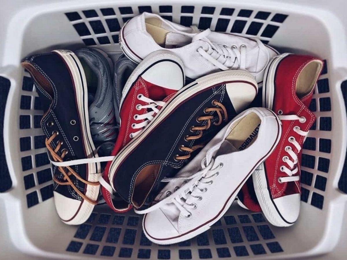 Vệ sinh giày bằng máy rửa bát